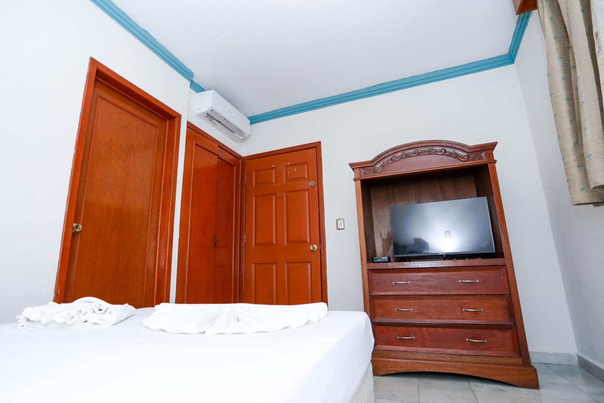 Hotel Avenida Канкун Экстерьер фото