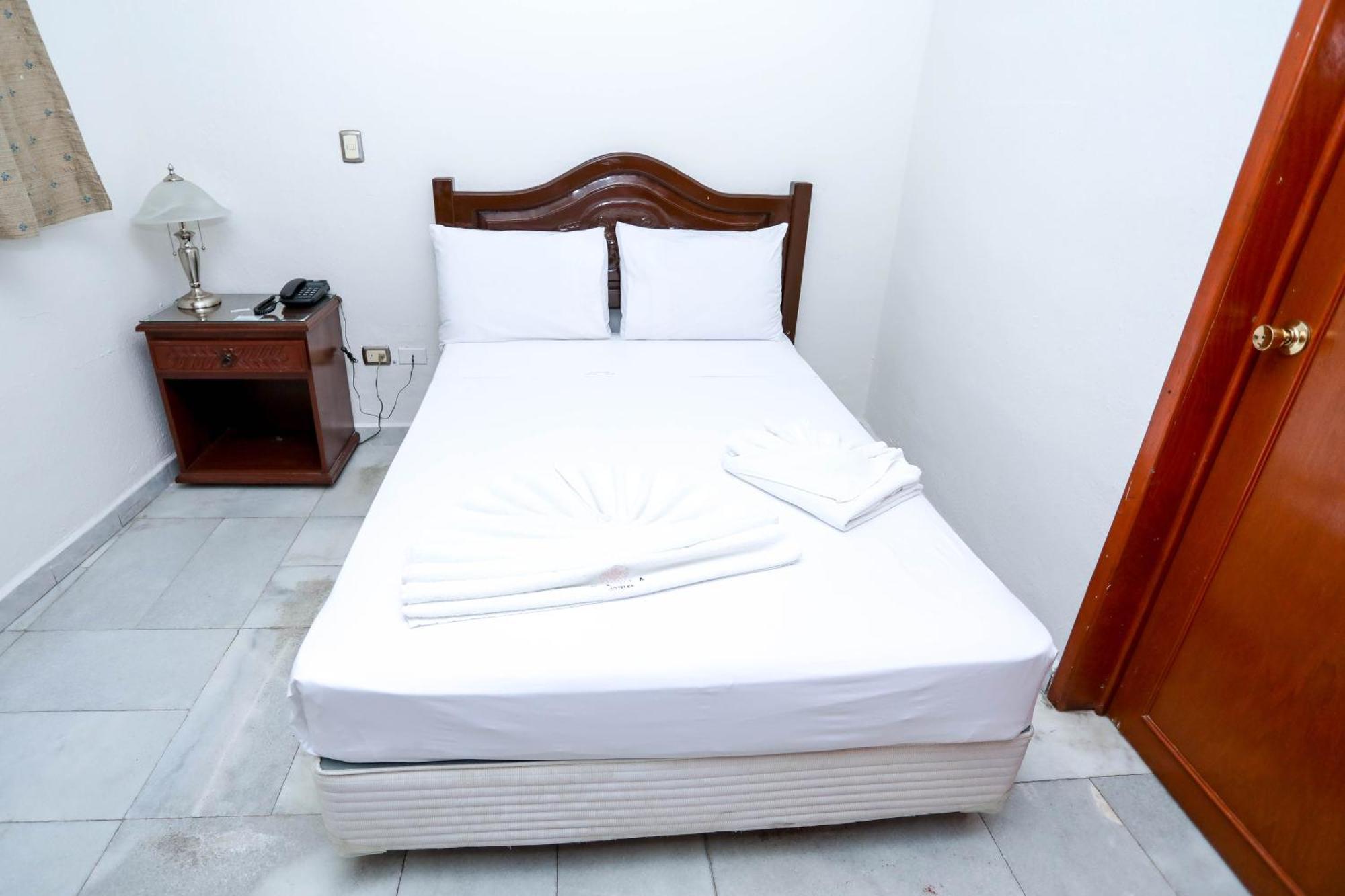Hotel Avenida Канкун Экстерьер фото