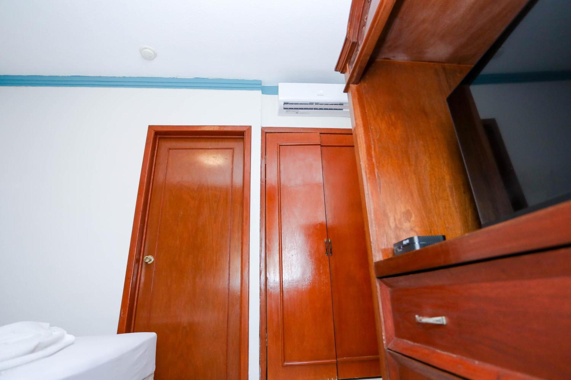 Hotel Avenida Канкун Экстерьер фото
