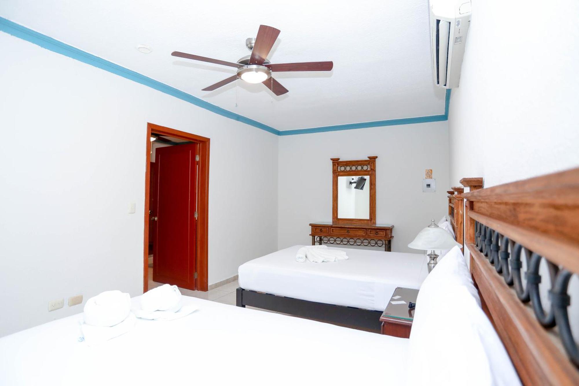 Hotel Avenida Канкун Экстерьер фото
