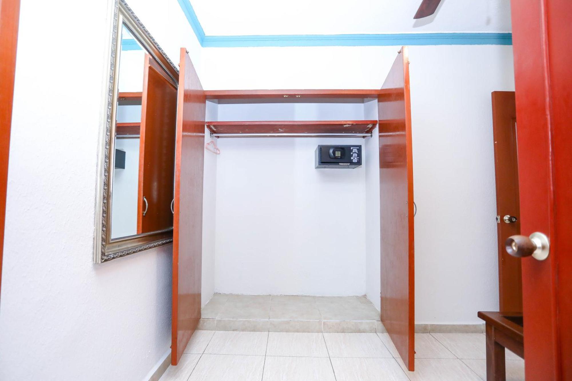 Hotel Avenida Канкун Экстерьер фото
