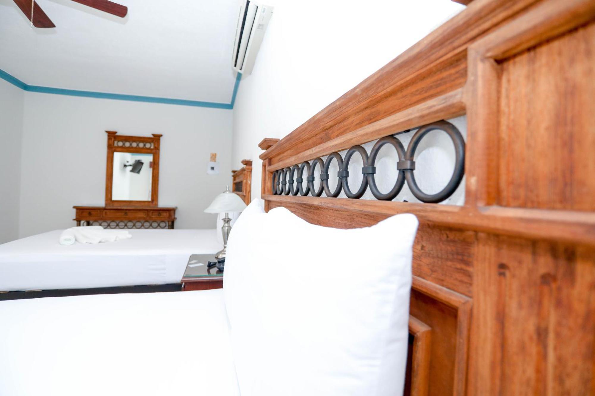 Hotel Avenida Канкун Экстерьер фото
