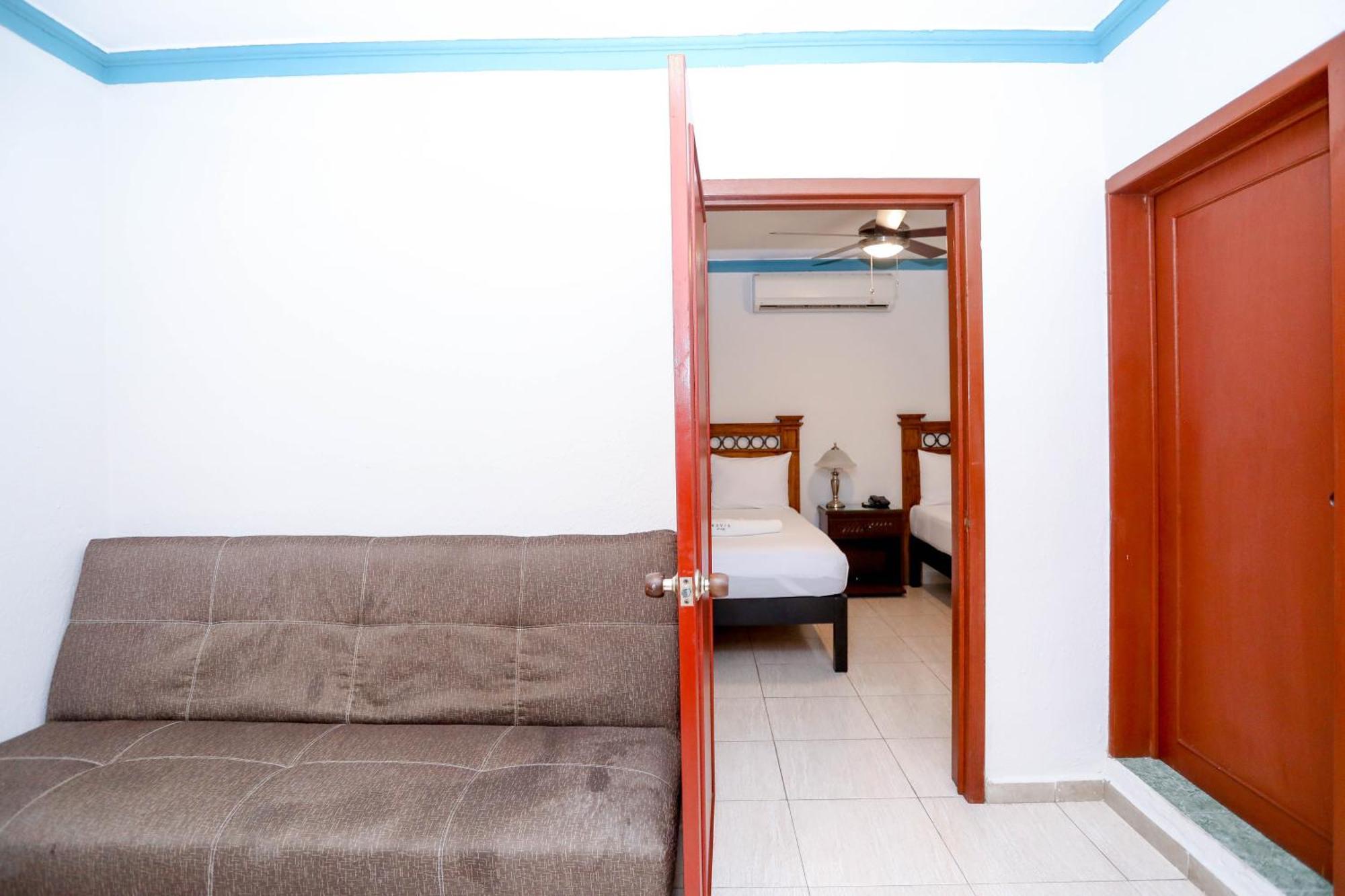 Hotel Avenida Канкун Экстерьер фото