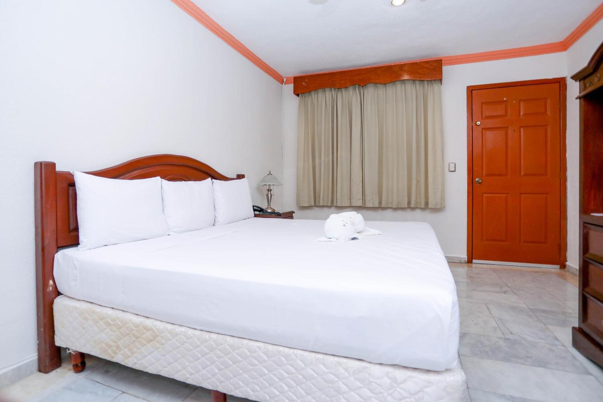 Hotel Avenida Канкун Экстерьер фото