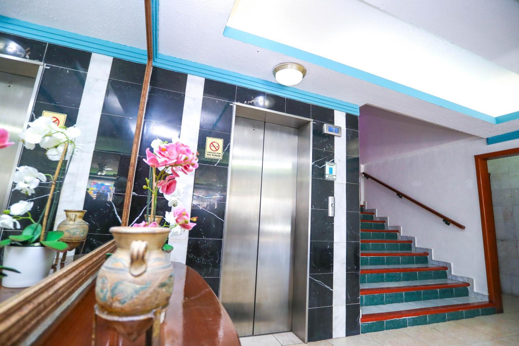Hotel Avenida Канкун Экстерьер фото