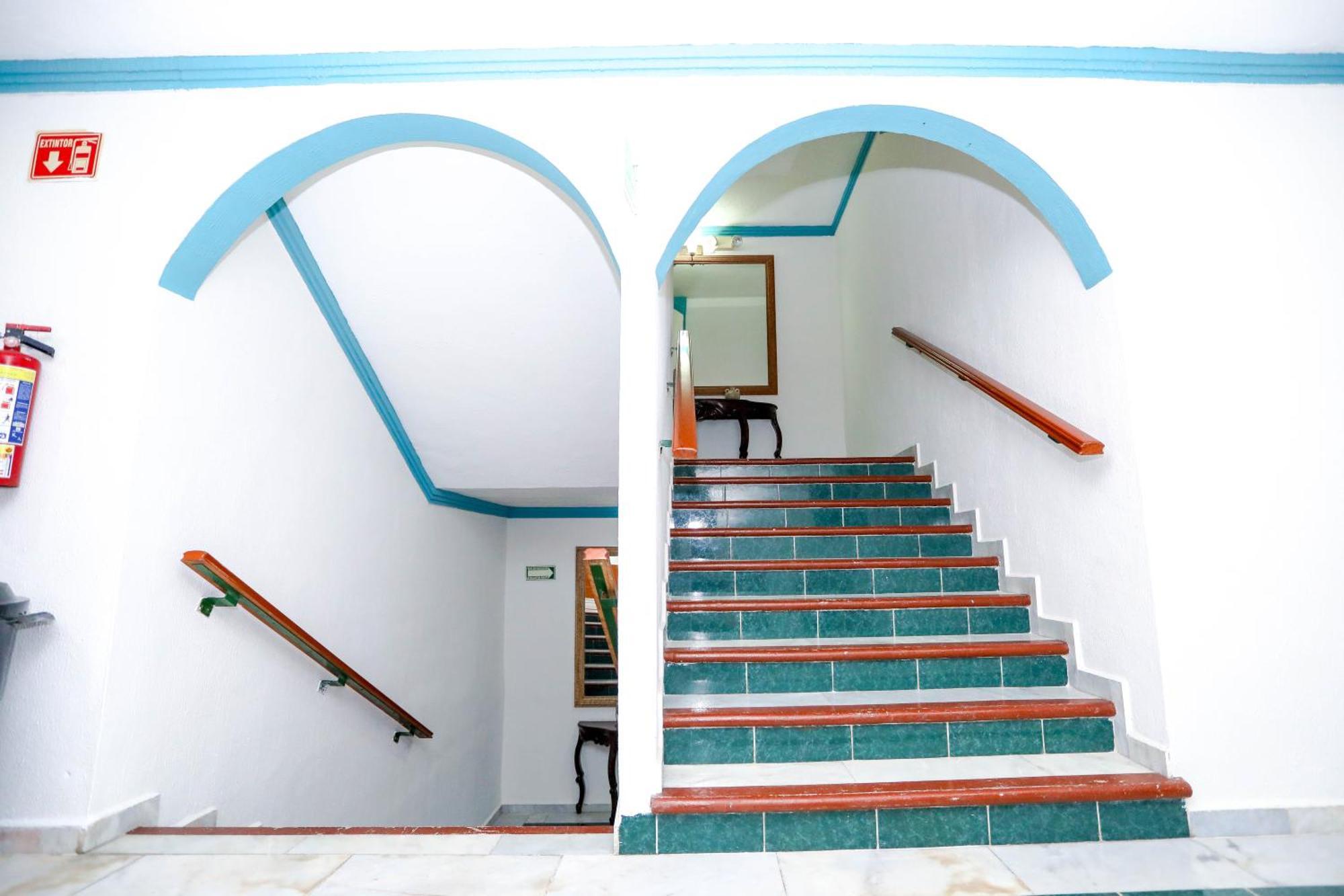Hotel Avenida Канкун Экстерьер фото